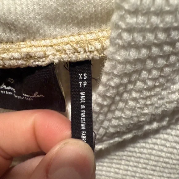 Urban Outfitters Waffle Knit Cropped Hoodie XS Cream Thermal Pullover - Picture 3 of 4